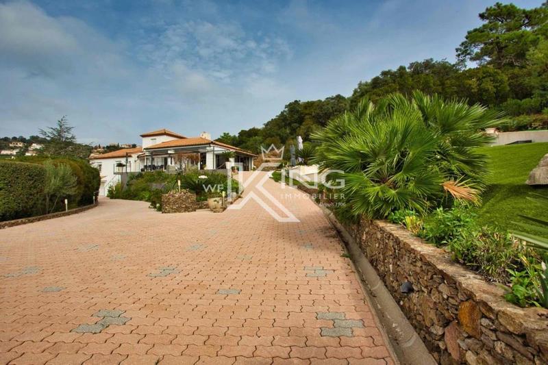 Villa - 185 m² - 6 pièces