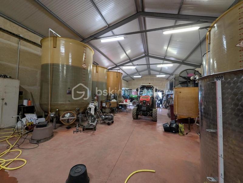 Maison - 400 m² - 1 pièce