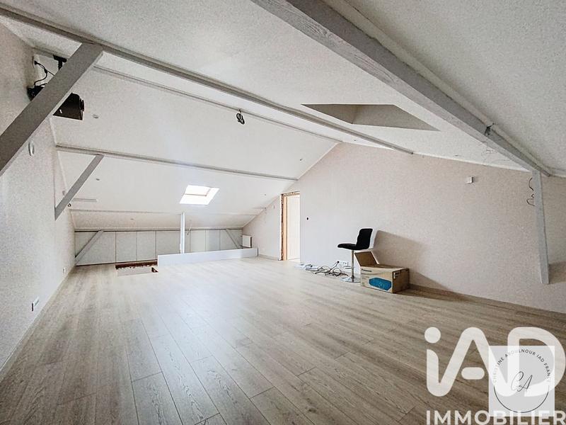 Maison - 260 m² - 8 pièces