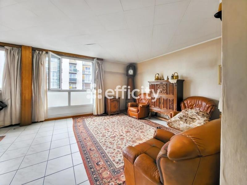 Appartement - 100 m² - 5 pièces