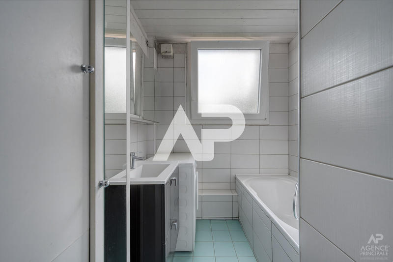 Appartement - 80 m² - 4 pièces