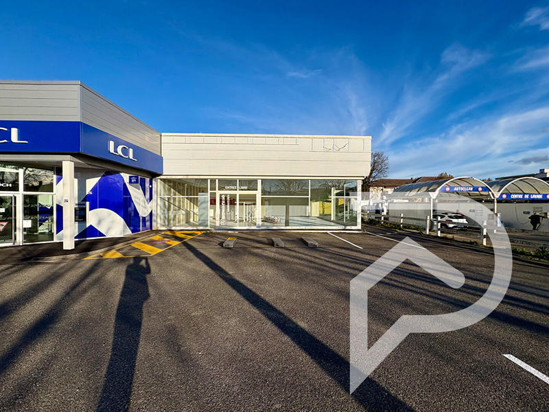 Local commercial - 324 m² - 1 pièce