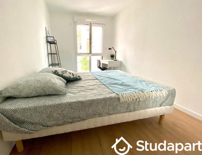 Chambre - 13 m² - 1 pièce