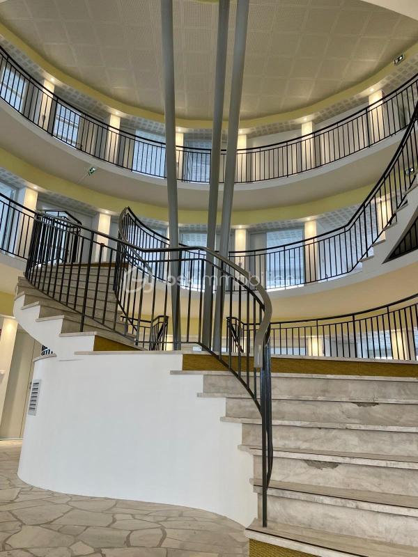 Bureau - 1 017 m² - 11 pièces