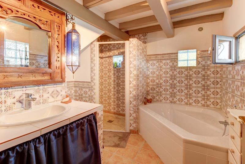 Maison - 298 m² - 9 pièces