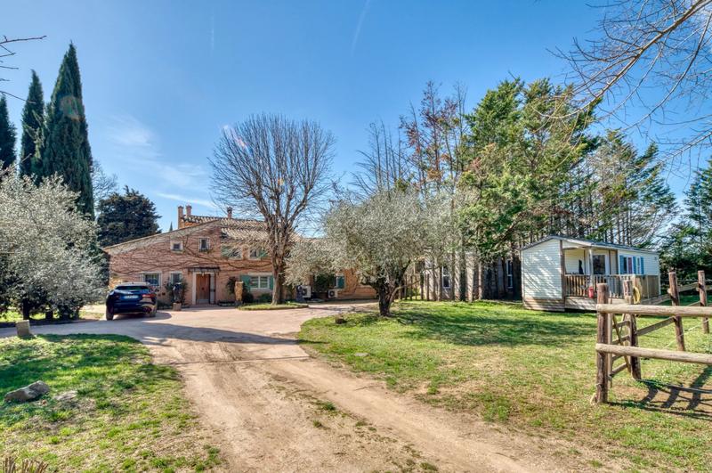 Maison de domaine équestre - 585 m² - 8 pièces