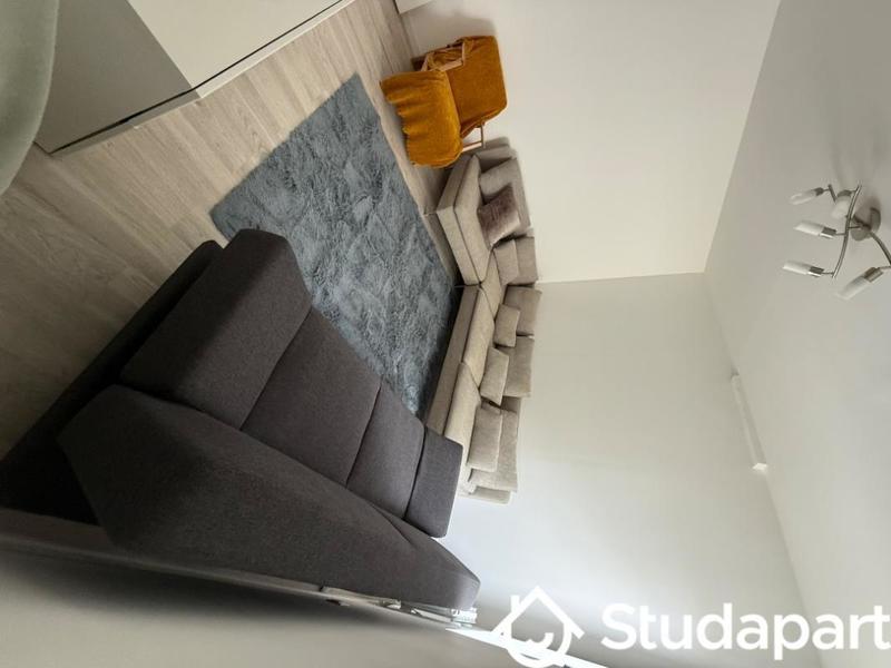 Chambre - 13 m² - 1 pièce