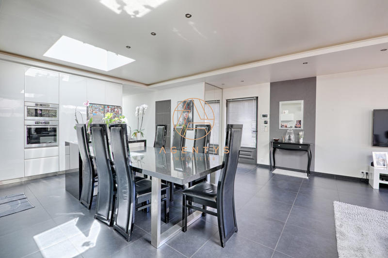 Entrepôt - 150 m² - 3 pièces