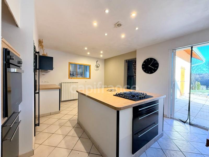 Maison - 211 m² - 9 pièces