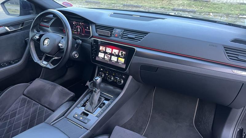 Skoda Superb 1.4 Tsi 218 Phev Dsg7 Sportline - Automatique Entretien constructeur