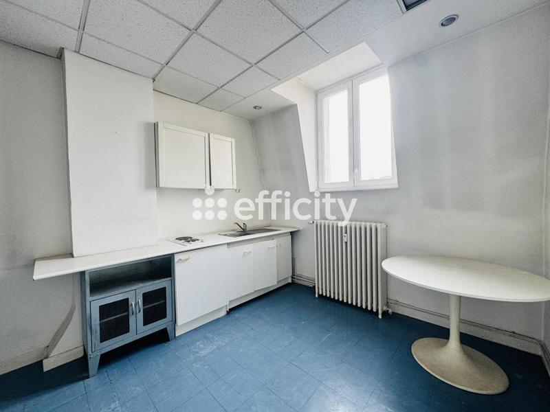 Bureau - 141 m² - 6 pièces