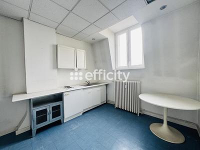 Bureau - 141 m² - 6 pièces