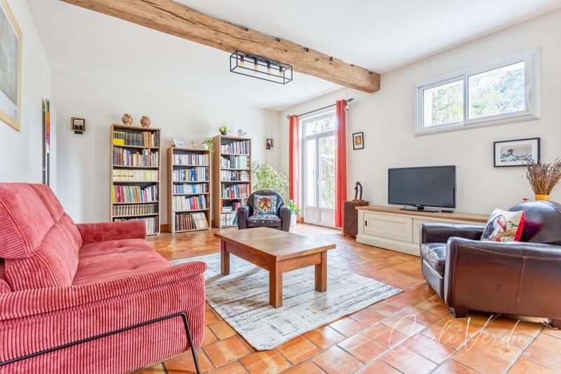 Maison de ville - 250 m² - 11 pièces