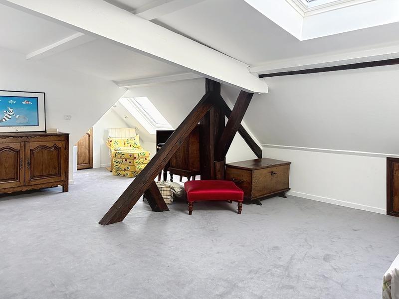 Appartement ancien - 153 m² - 5 pièces