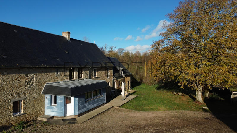 Maison - 230 m² - 9 pièces