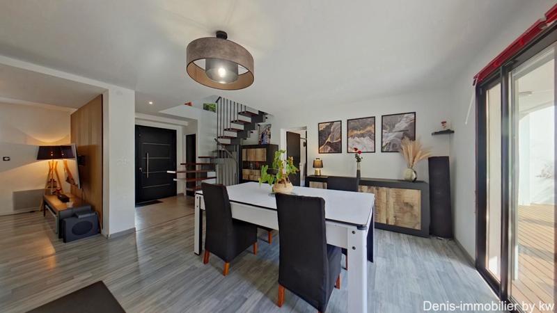 Maison - 151 m² - 6 pièces