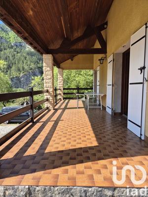 Maison - 74 m² - 5 pièces