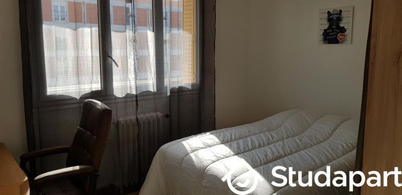 Chambre - 10 m² - 1 pièce