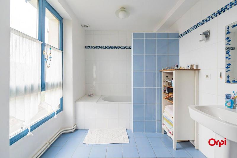 Maison - 320 m² - 6 pièces