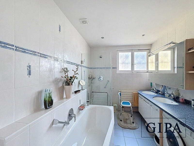 Maison - 160 m² - 5 pièces