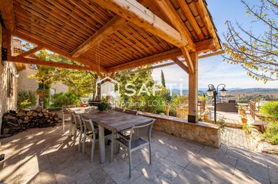 Maison - 232 m² - 8 pièces