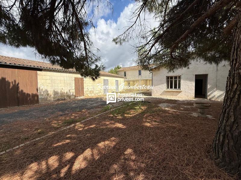 Maison - 200 m² - 9 pièces