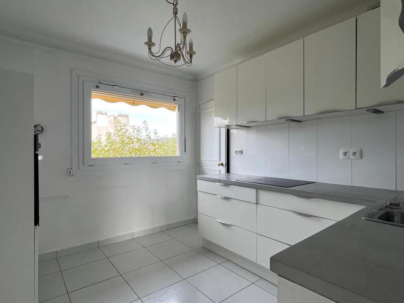 Appartement - 99 m² - 4 pièces