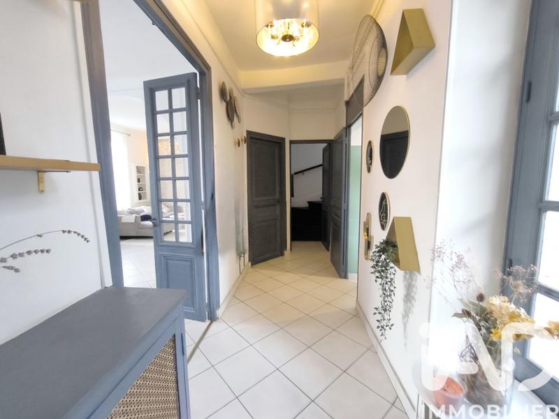 Maison - 211 m² - 8 pièces