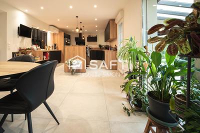 Maison - 200 m² - 7 pièces