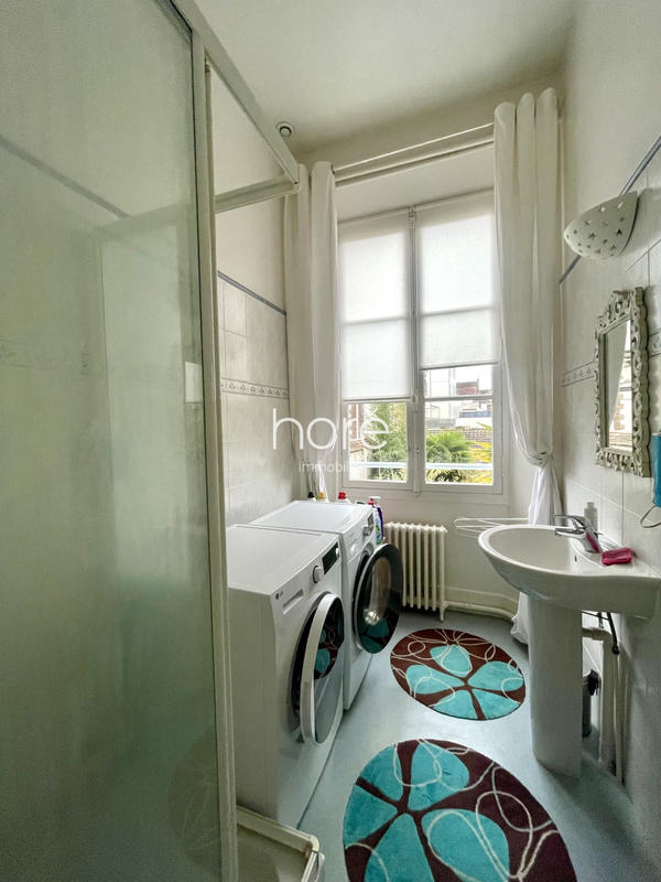 Maison - 210 m² - 9 pièces