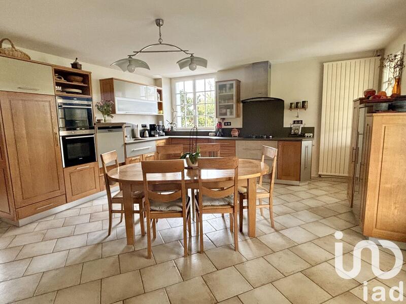 Maison - 229 m² - 9 pièces