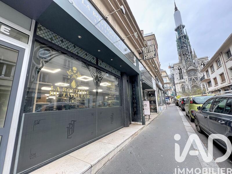 Local commercial - 271 m²