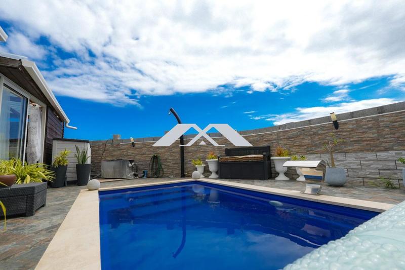 Maison - 222 m² - 5 pièces