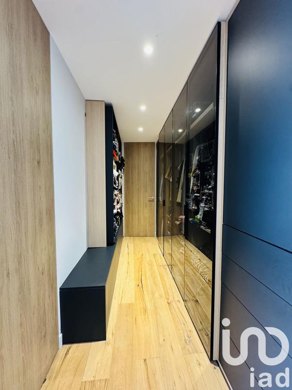 Maison - 240 m² - 8 pièces