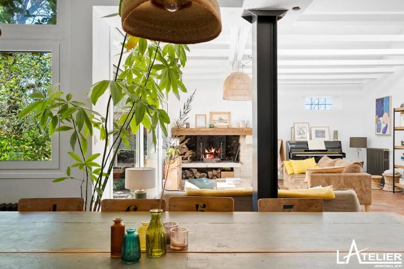 Maison - 258 m² - 10 pièces