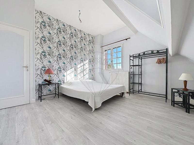 Maison - 300 m² - 5 pièces