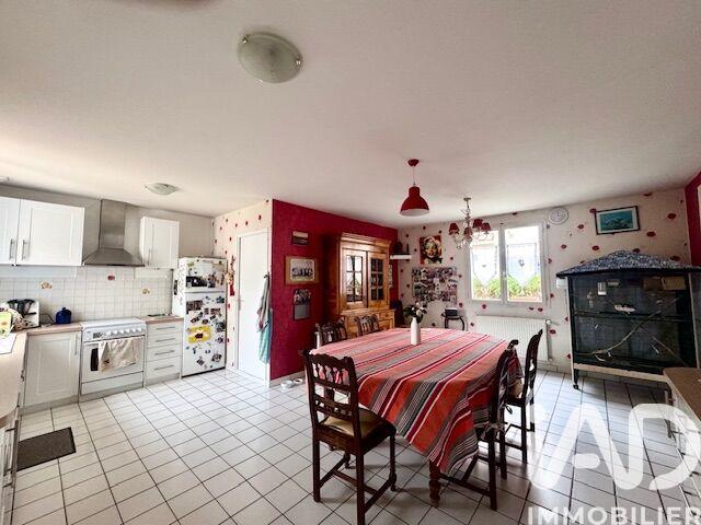 Maison - 233 m² - 11 pièces