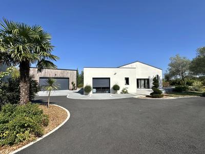 Villa - 187 m² - 13 pièces