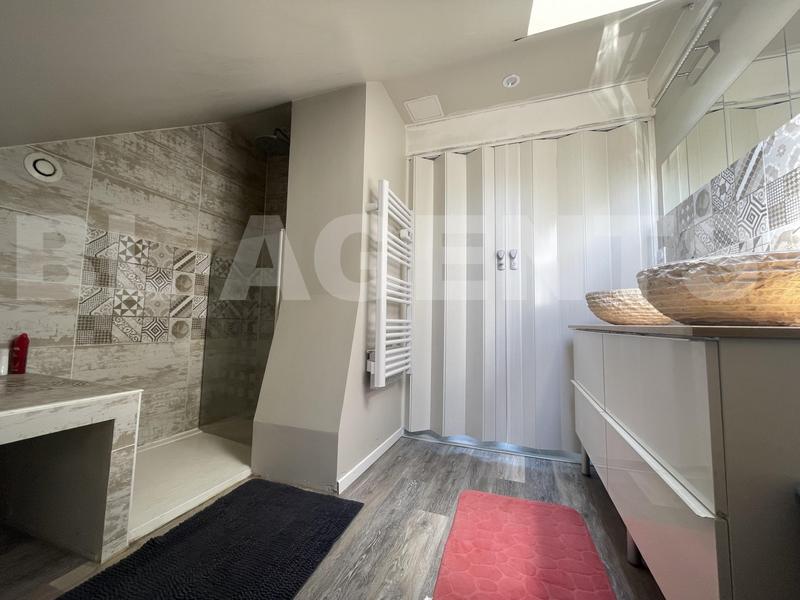 Villa - 157 m² - 8 pièces