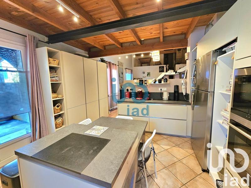 Maison - 240 m² - 8 pièces