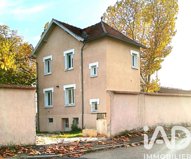 Maison - 102 m² - 7 pièces