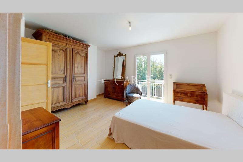 Villa - 255 m² - 10 pièces