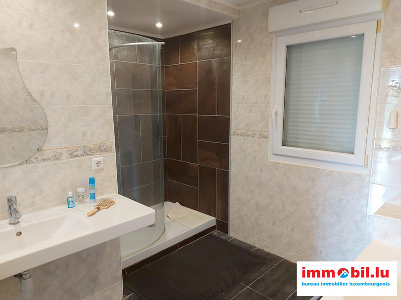 Maison - 255 m² - 7 pièces