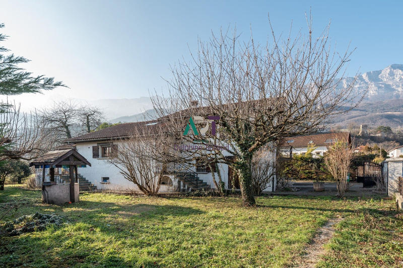 Maison - 187 m² - 8 pièces