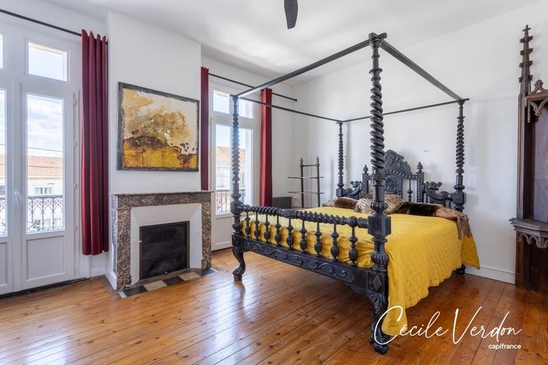 Maison en pierre - 200 m² - 8 pièces