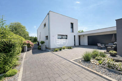 Maison - 250 m² - 7 pièces