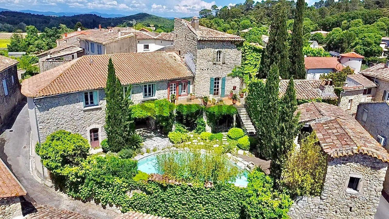 Maison de village - 400 m² - 21 pièces