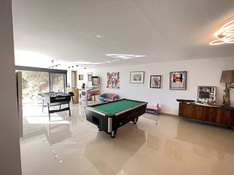 Villa - 500 m² - 6 pièces