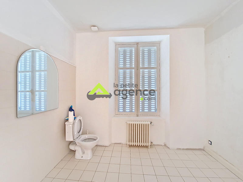 Maison - 275 m² - 10 pièces