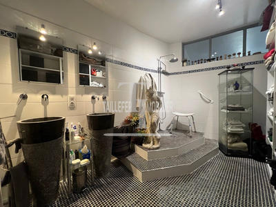 Appartement - 105 m² - 4 pièces